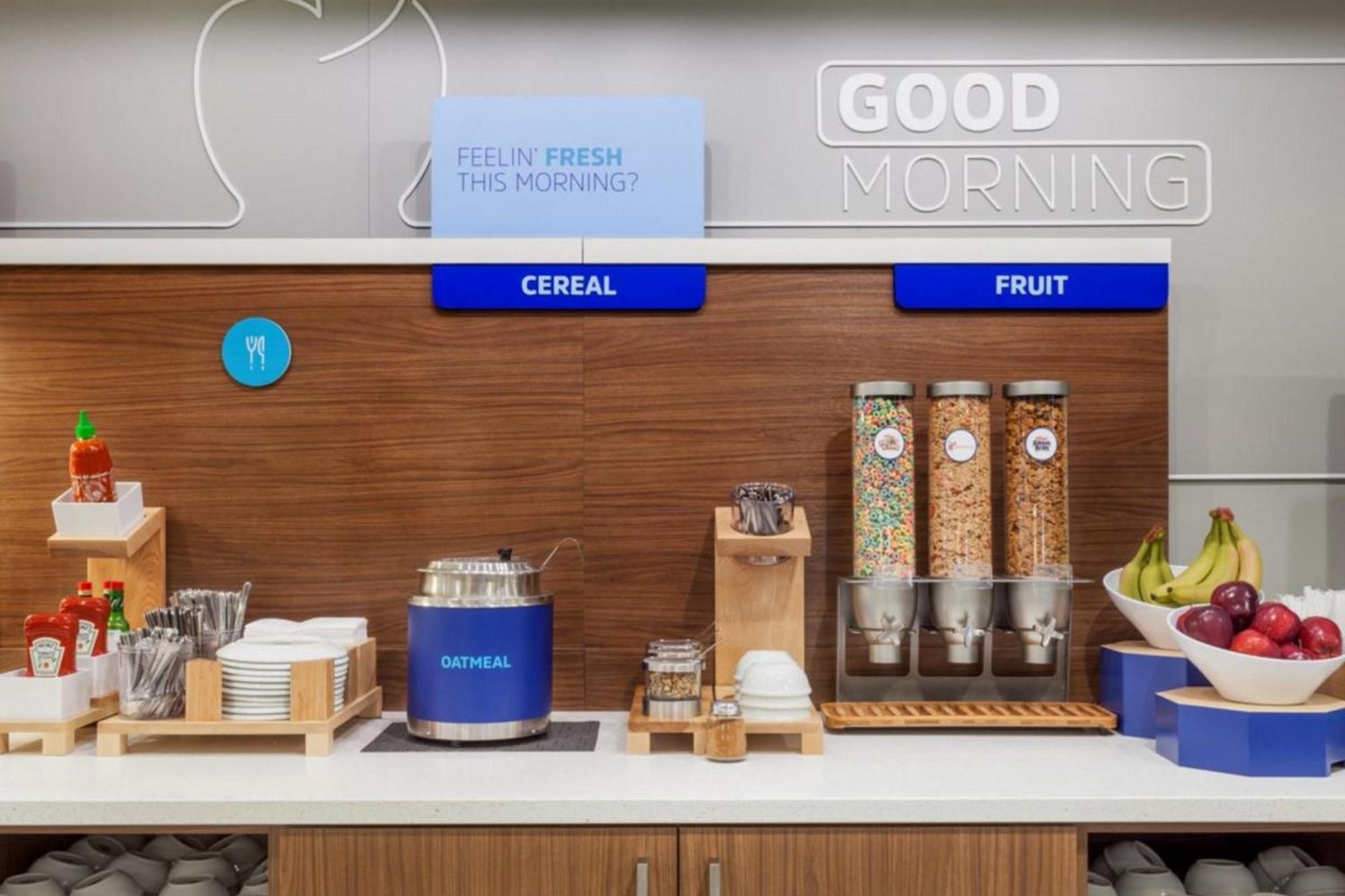 Holiday Inn Express & Suites Fresno Airport By Ihg فريسنو المظهر الخارجي الصورة